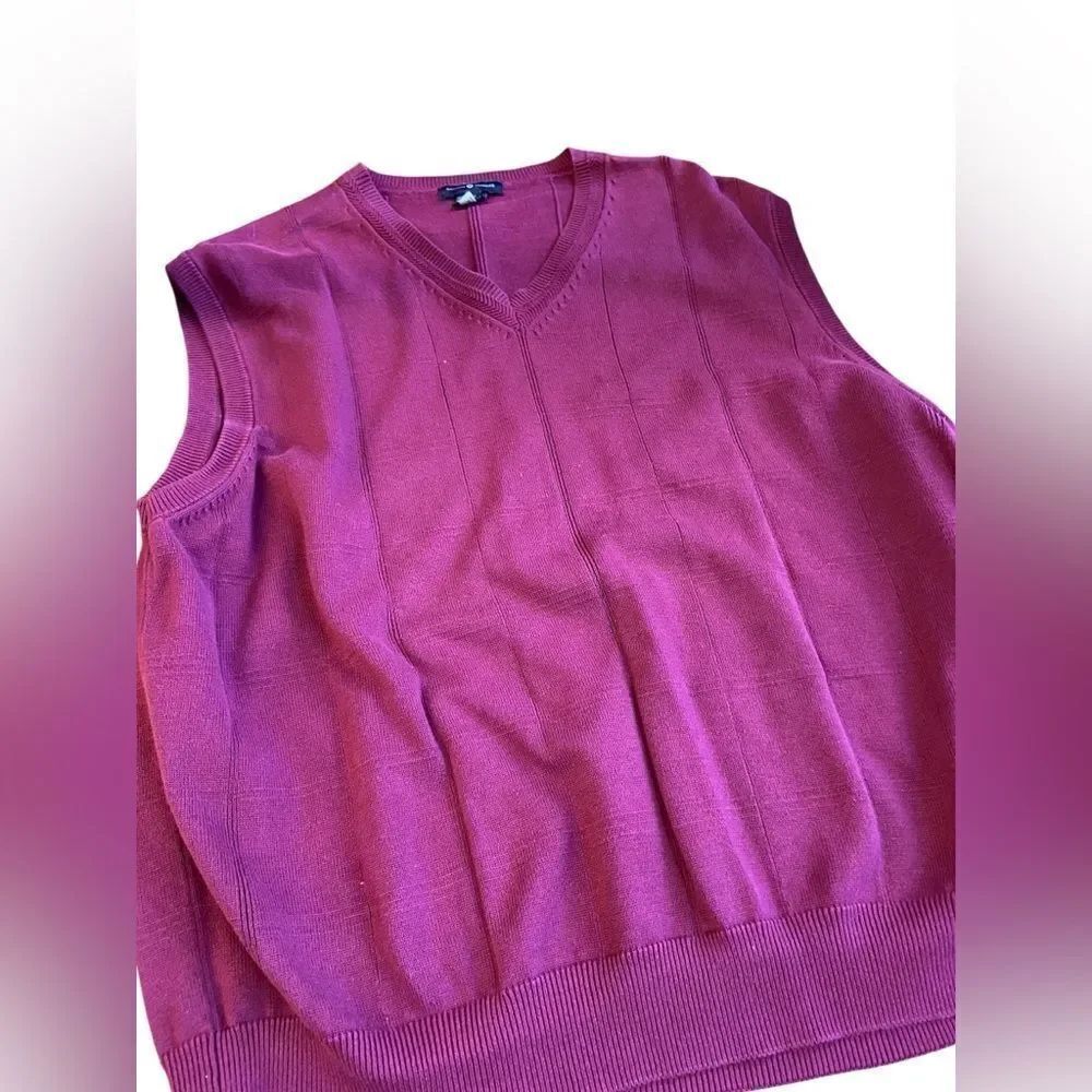 Cotton Traders size XL v necked sweater vest excellent condition see pics